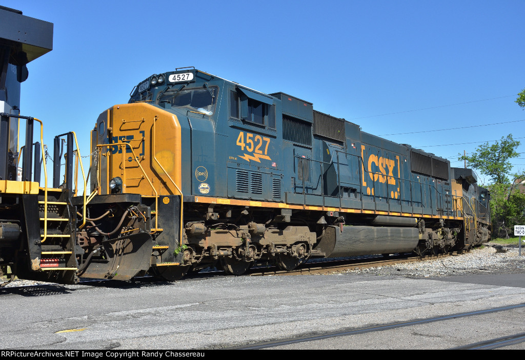 CSX 4527 Train L837-08